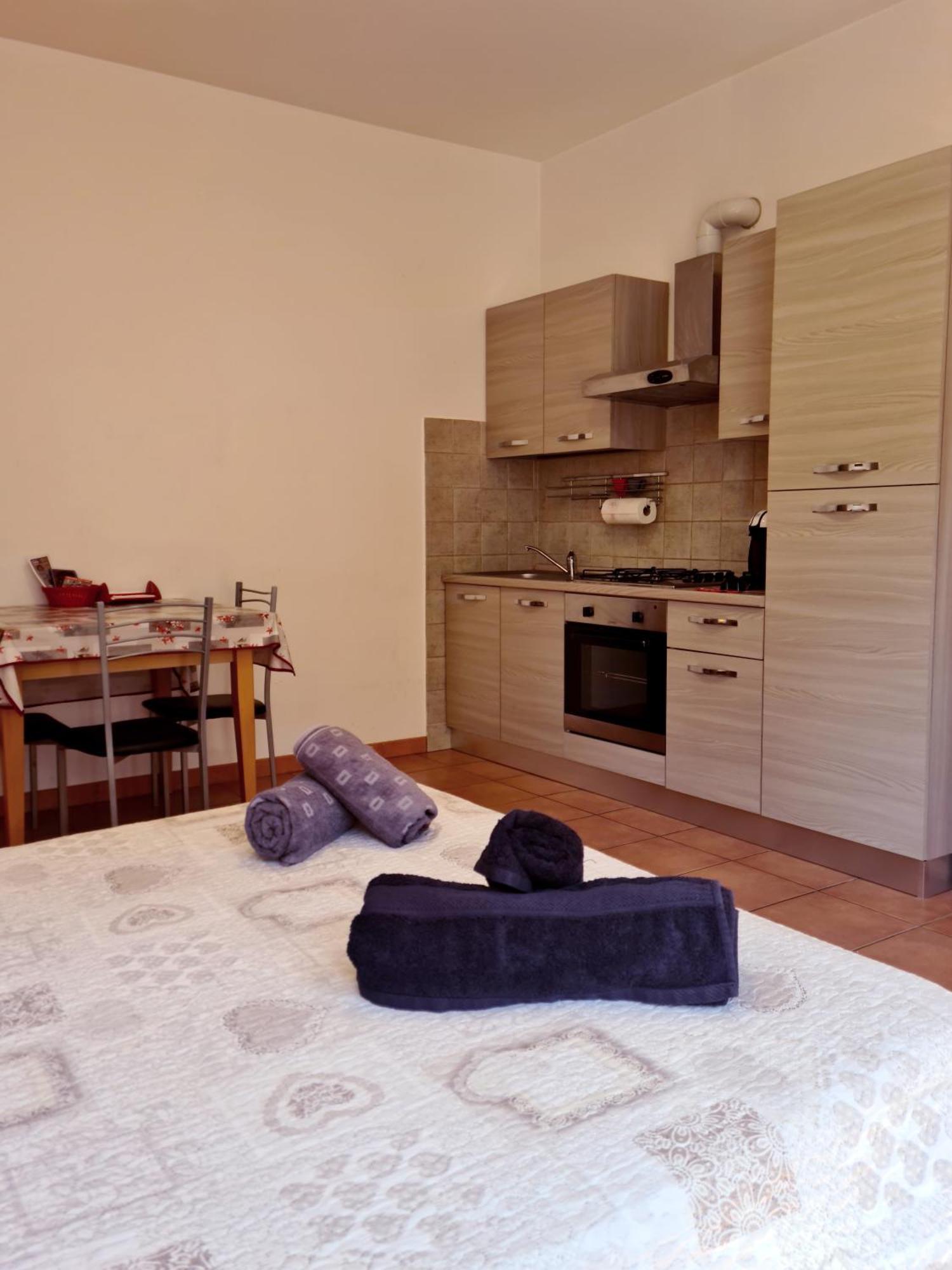 Ampio E Luminoso Monolocale Apartment เปรูจา ภายนอก รูปภาพ